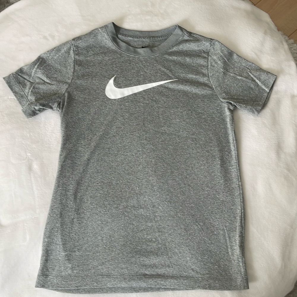 Nike dri fit tee, large